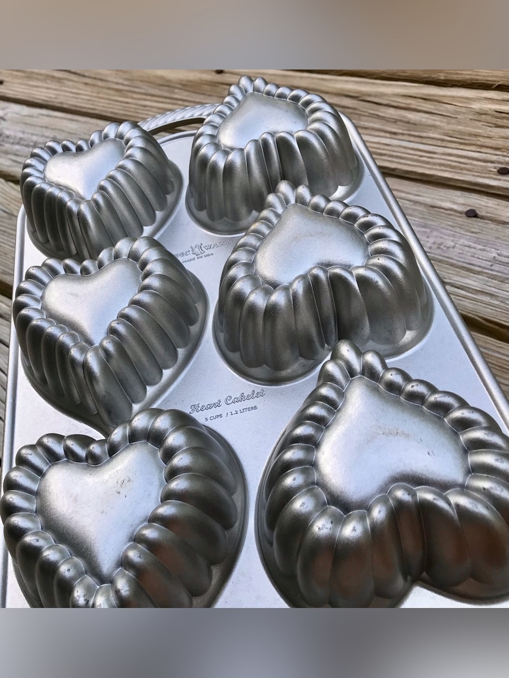 Nordic Wear Heart Cakelet Large Muffin Pan Lava Cake Heart Shape Pan Bakeware - Picture 4 of 11